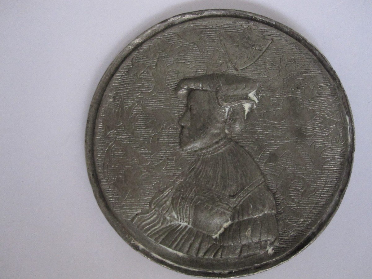 Grande Médaille : Carlos V Ses Frères Fernando Et Maria Reine De Hongrie. Allemagne 1532-photo-3