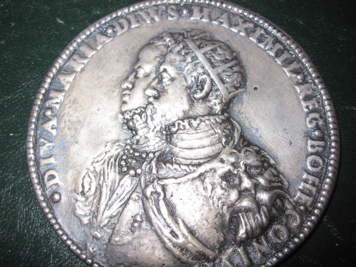 Maximilien II Et Marie d'Autriche. Médaille En Métal Argenté Du XVIe Siècle-photo-3