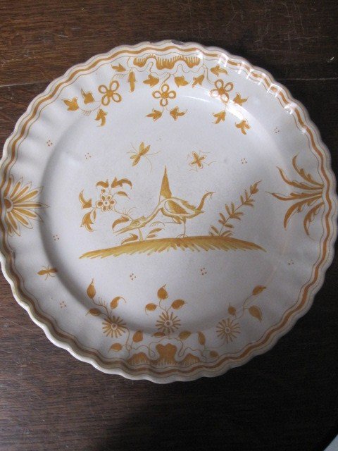 Assiette En Céramique De Moustier Du XVIIIe Siècle-photo-3