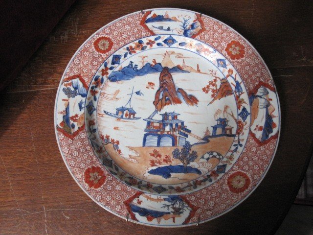 Large Chinese Plate From The Quianlong Period With Imari Decor. 18th Century