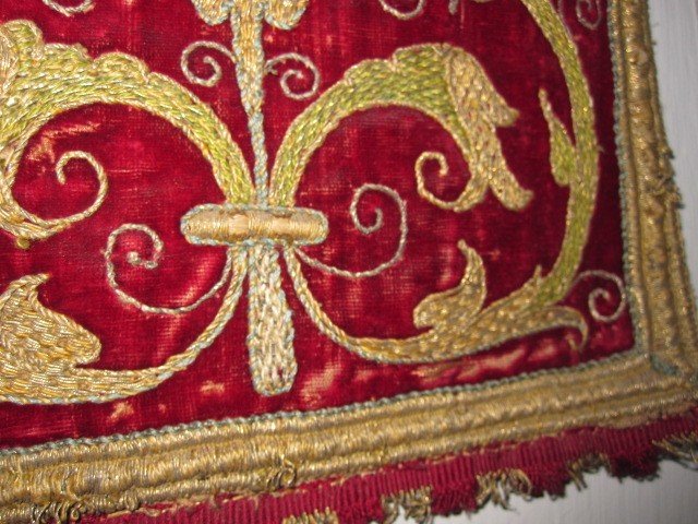 Velvet And Silk Fabric Embroidered With The Cross And Shells Of The Apostle Santiago. XVI Century-photo-2