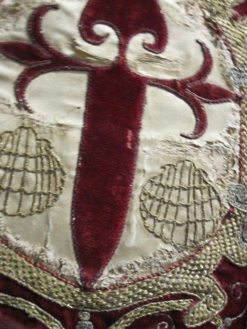 Velvet And Silk Fabric Embroidered With The Cross And Shells Of The Apostle Santiago. XVI Century-photo-3