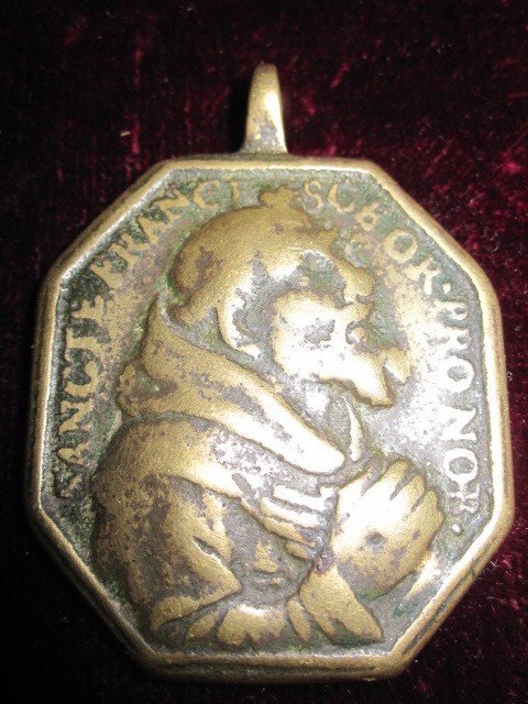 Religious Medal: Virgin Mary And San Francisco De Asis. Bronze Octagonal Shape 17th-photo-1