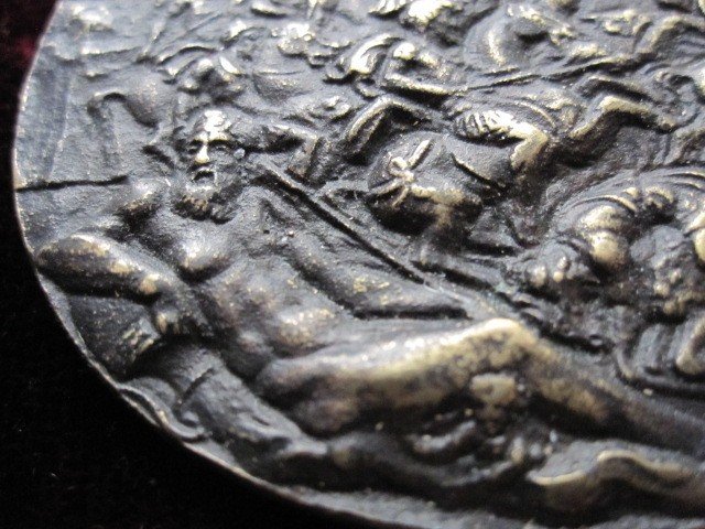 Scène De Bataille. Plaquette Ovale En Bronze  S. XVII. Travail Probablement Allemand Ou Flamand-photo-1