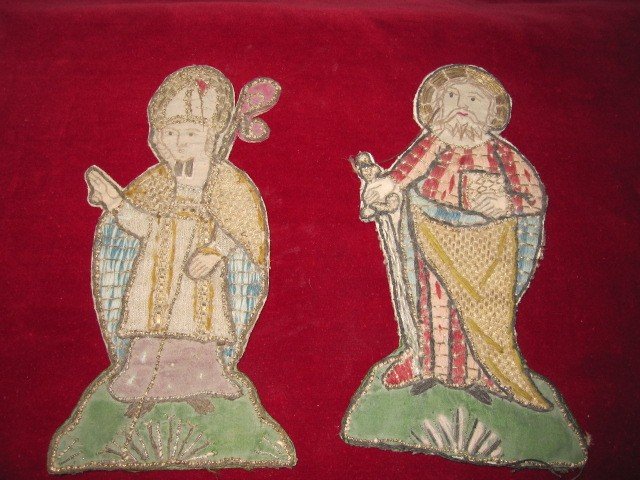 Saint Paul Et évêque. Broderie En Soie De Couleur Et Fils d'Or Du 16eme Ou 17eme Siecle. 