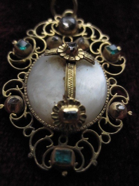 Pendentif Du XVIIe Siècle En Or, Nacre Et Petites émeraudes Et Diamants. Amérique Hispanique-photo-3