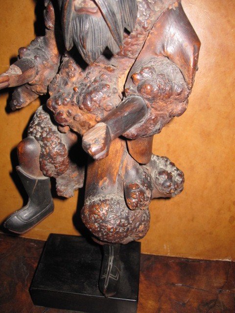 Okimono. Japanese Warrior Carved In Root Wood. Edo Period-photo-3