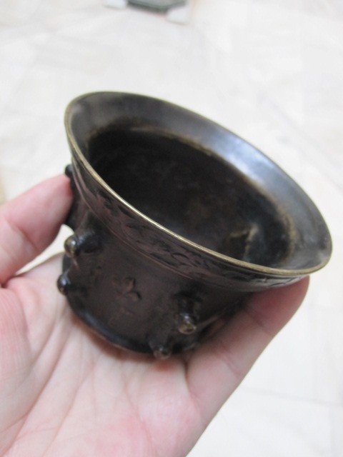 Small Bronze Mortar Decorated With Ribs And Fleurs De Lys. French Work S. XVI-photo-5