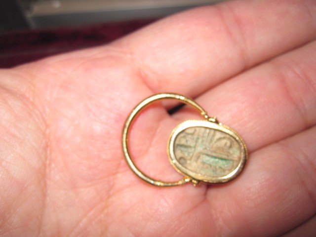 Ring With Scarab With Tilting Hieroglyphic Inscription Mounted In Gold.-photo-5
