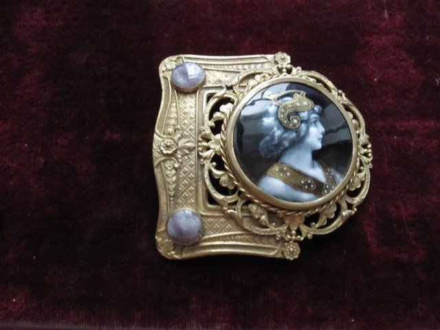Belt Buckle In Gilt Bronze With Enamel And Amethysts In Historicist Or Symbolist Style-photo-3