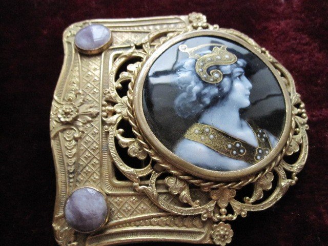 Belt Buckle In Gilt Bronze With Enamel And Amethysts In Historicist Or Symbolist Style-photo-5