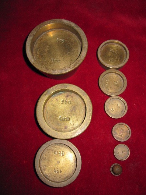 Jeu De Poids Pour Pharmacie Ou Orfèvre. Fin S. XIXème En Bronze Ou Laiton-photo-4