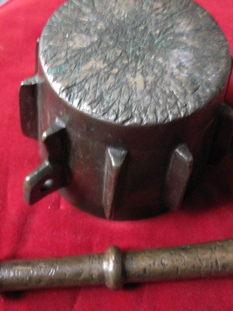 Moorish Type Pharmacy Mortar. 14th Or 15th Century Large Size: 10 X 16 Cm-photo-3