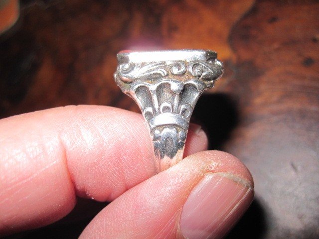 Memento Mori. Bague Avec Cornaline Sculptée De Forme Incussive, Pour Sceau. 18ème Ou 19ème Sièc-photo-3