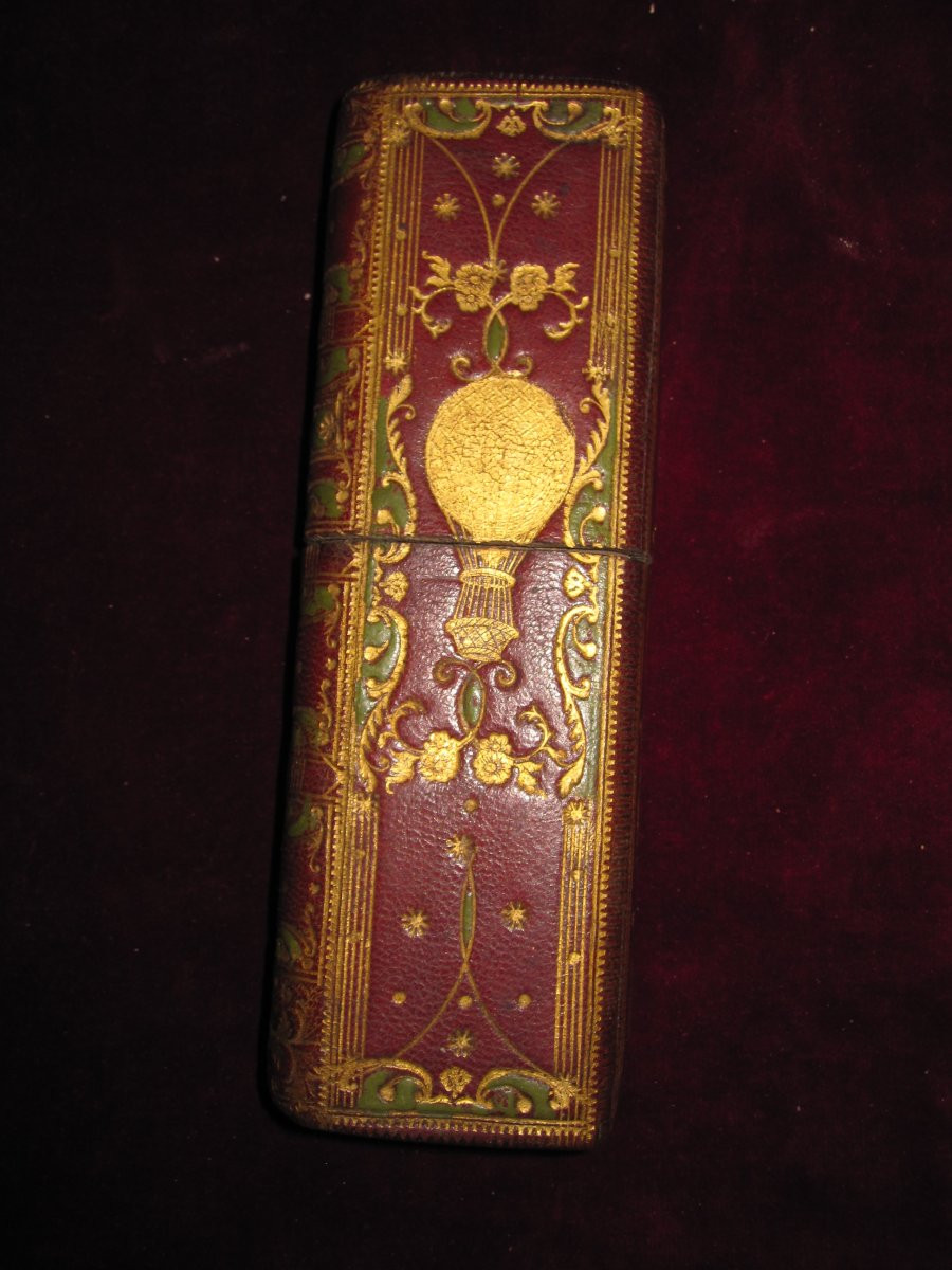 Red And Green Morocco Box. With Hot Air Balloon And Boat. Careful Binding. 18th Century.-photo-2