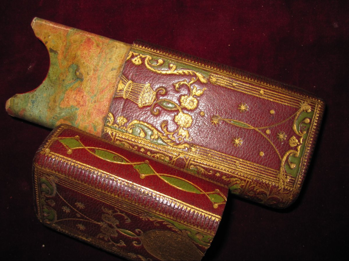 Red And Green Morocco Box. With Hot Air Balloon And Boat. Careful Binding. 18th Century.-photo-5