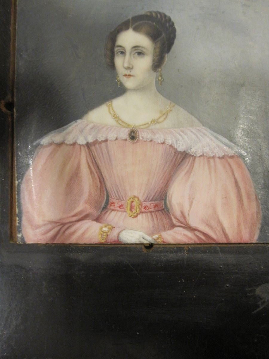 Portrait de dame d'époque Empire. Miniature sur vélin avec cadre d'origine.-photo-3