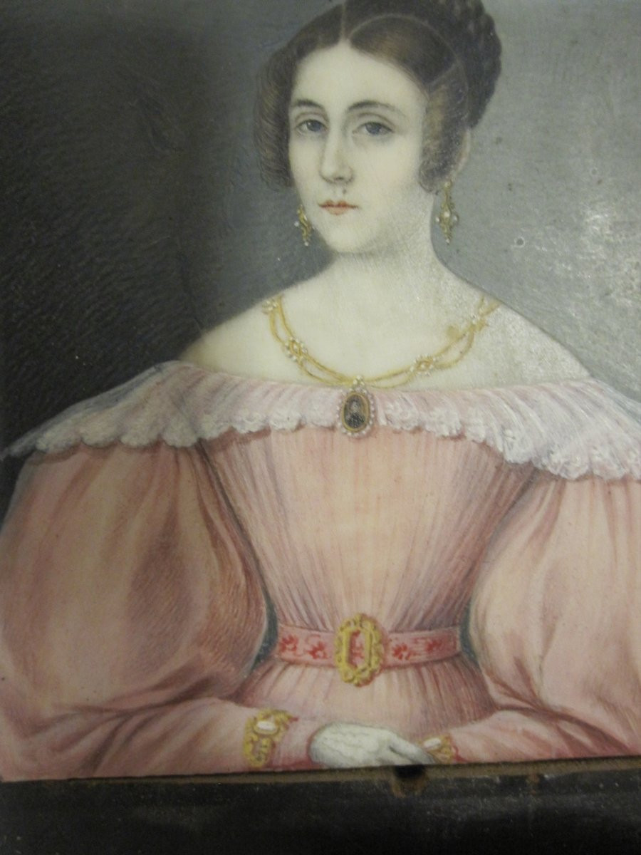 Portrait de dame d'époque Empire. Miniature sur vélin avec cadre d'origine.-photo-1