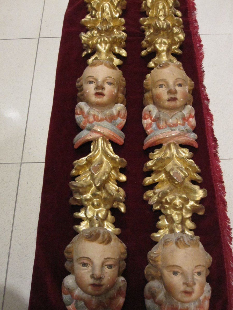 Pair Of Baroque Pilasters In Gilded And Polychrome Wood. Fragments Of A 17th-century Altarpiece.