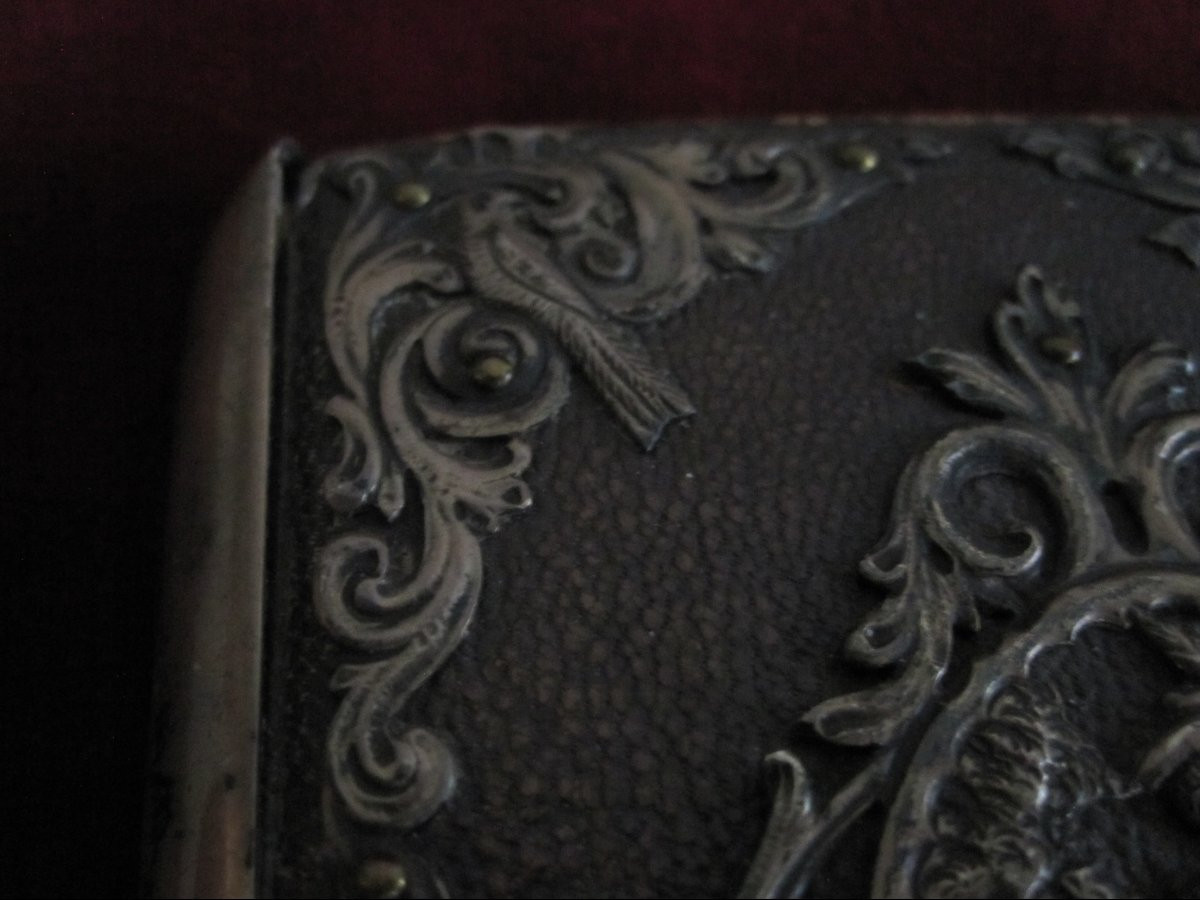 Plaque et cornières en argent massif sur le thème de la fauconnerie. Œuvre historiciste du XIXe-photo-3