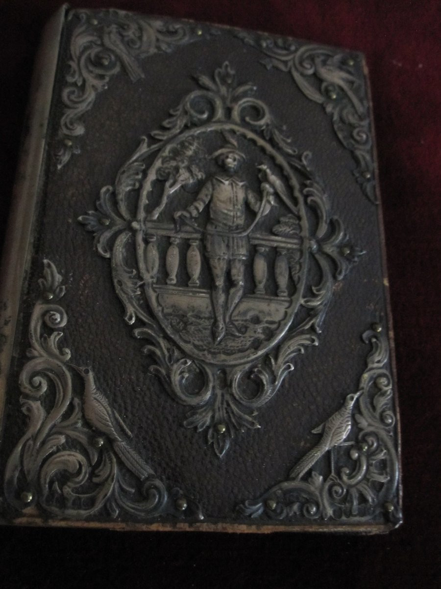 Plaque et cornières en argent massif sur le thème de la fauconnerie. Œuvre historiciste du XIXe-photo-1