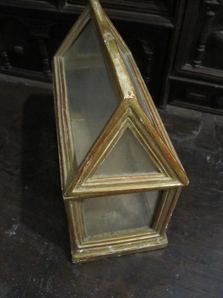 Urne à reliques en bois doré. XVIIe ou XVIIIe siècle.-photo-3