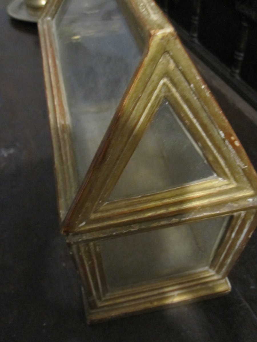Urne à reliques en bois doré. XVIIe ou XVIIIe siècle.-photo-4