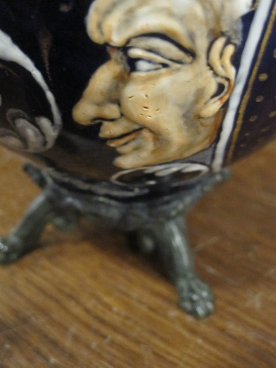 Vase en émail de Limoges. Style néo-Renaissance avec socle en bronze. XIXe siècle.-photo-1