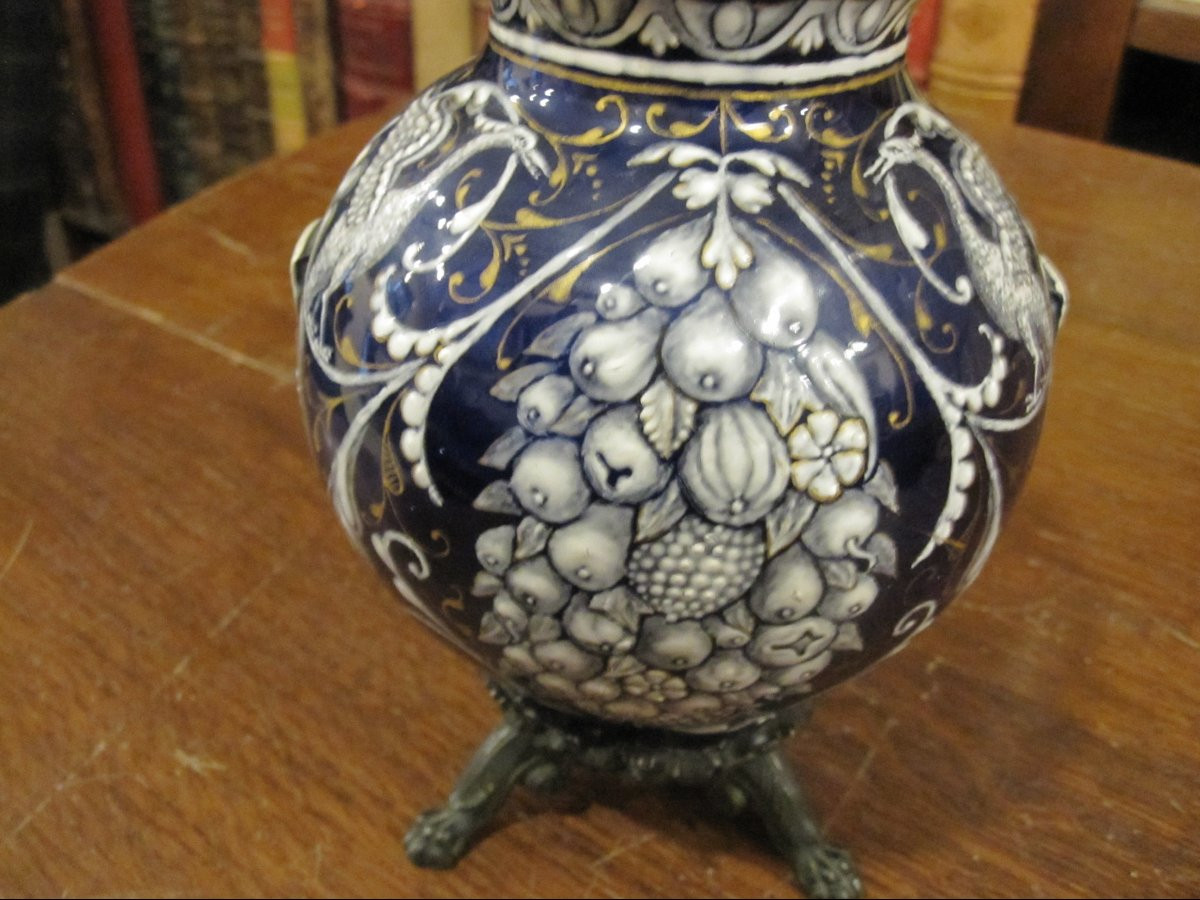 Vase en émail de Limoges. Style néo-Renaissance avec socle en bronze. XIXe siècle.-photo-5