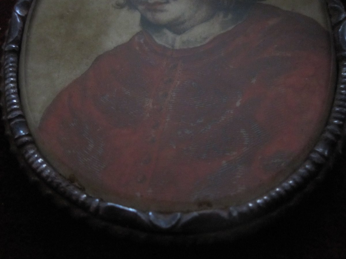 Portrait du cardinal-infant D. Fernando d'Autriche, dans un reliquaire en fer finement ouvragé.-photo-3