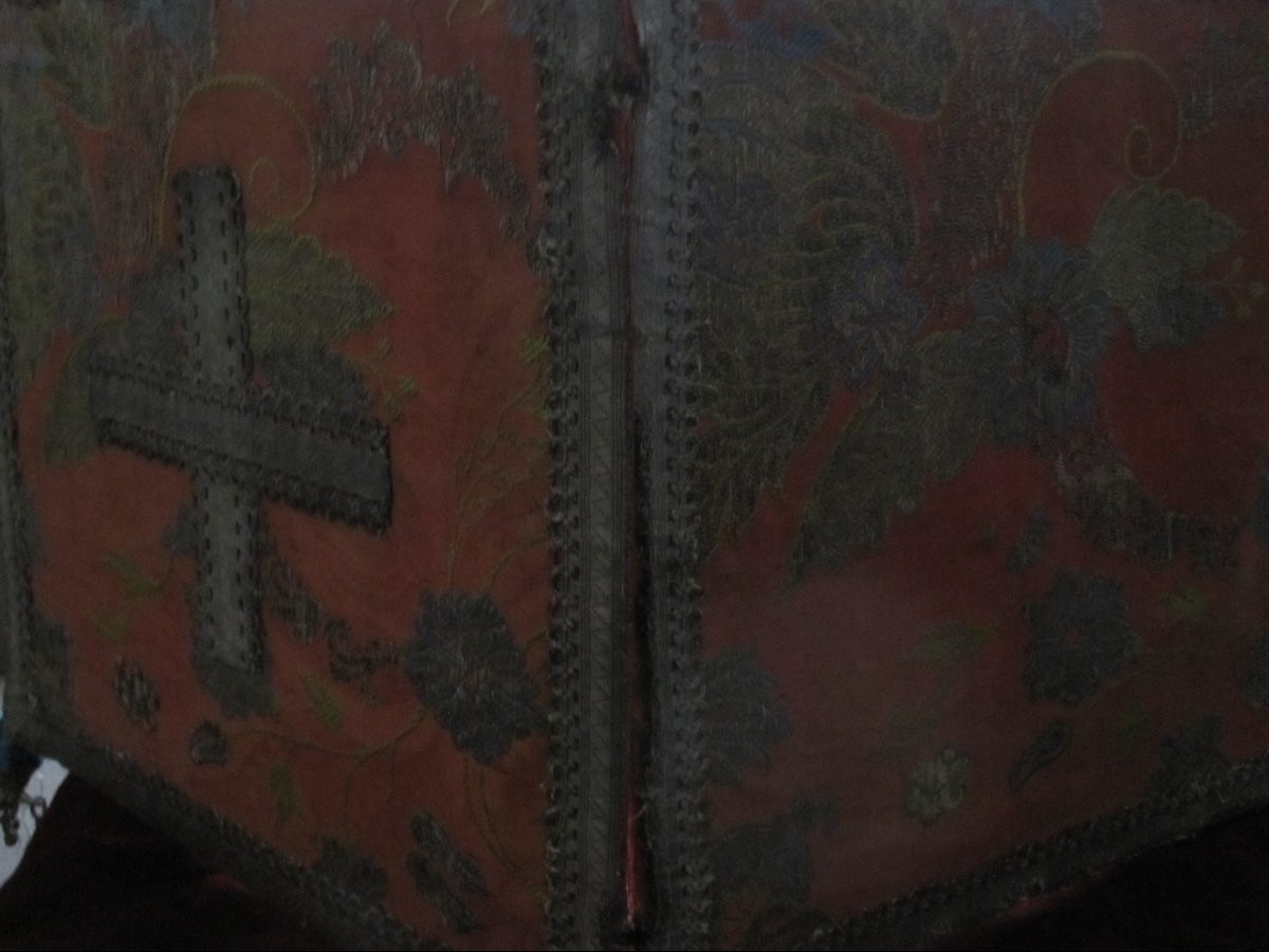 Corporel liturgique en soie brodée et fils d'argent. XVIIIe siècle-photo-2