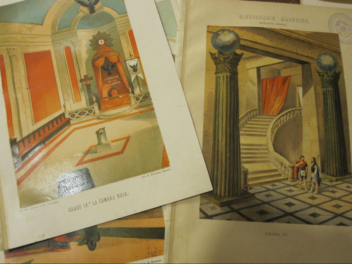 FRANC-MAÇONNERIE : 17 PLANCHES CHROMOLITHOGRAPHIQUES : LOGES, RITUELS ET VÊTEMENTS MAÇONNIQUES.-photo-8