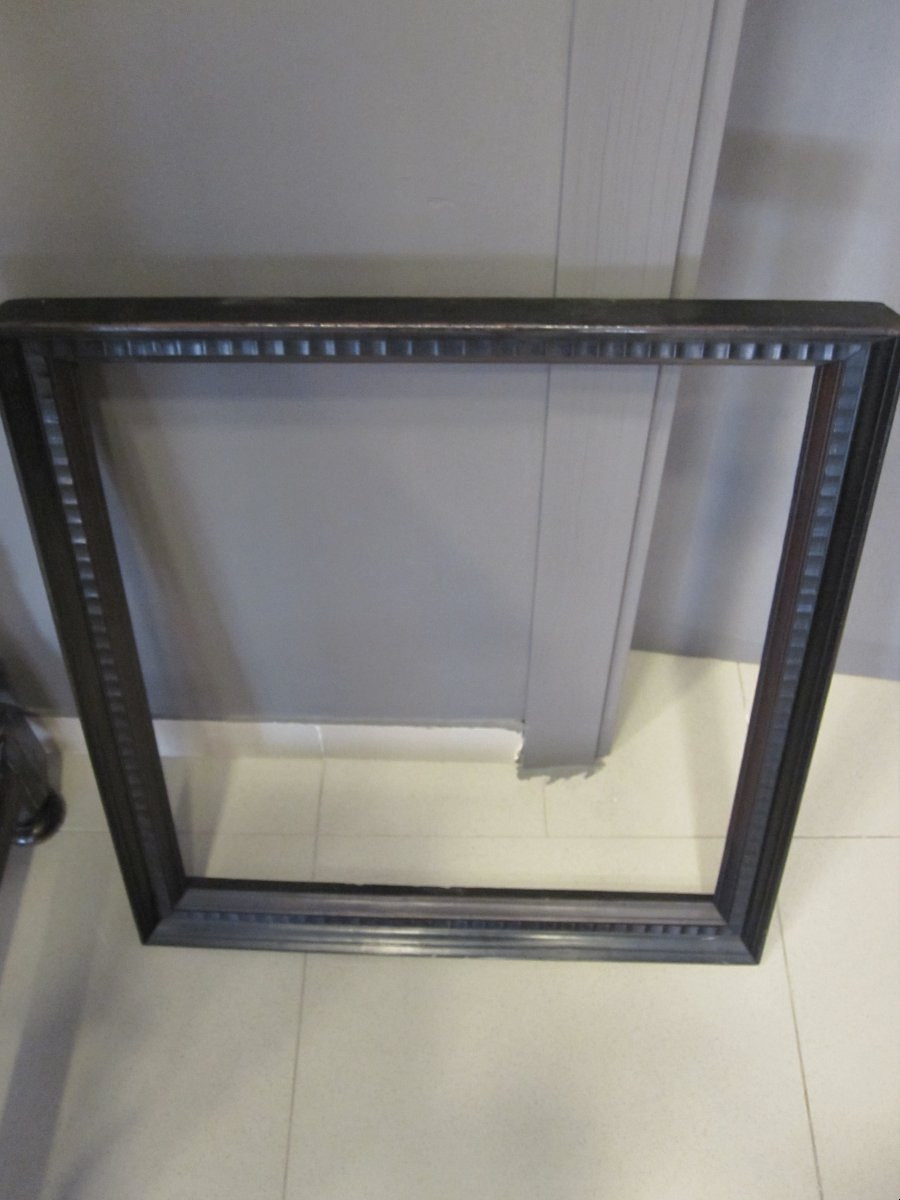 Cadre hollandais, XVIIe siècle. En bois. Dimensions extérieures : 57 x 62 cm.-photo-1