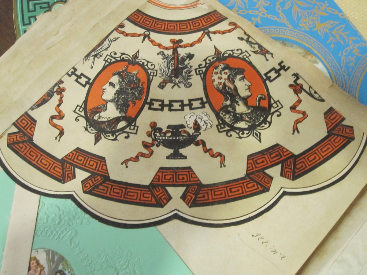 Catalog Of Lampshades From The Mid-19th Century. 65 Models Made Using Different Techniques.-photo-2