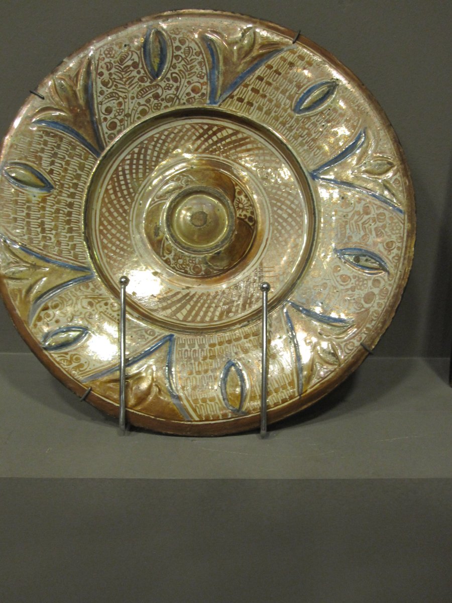 Assiette hispano-mauresque à reflets métalliques. Manises, XVIe siècle-photo-2