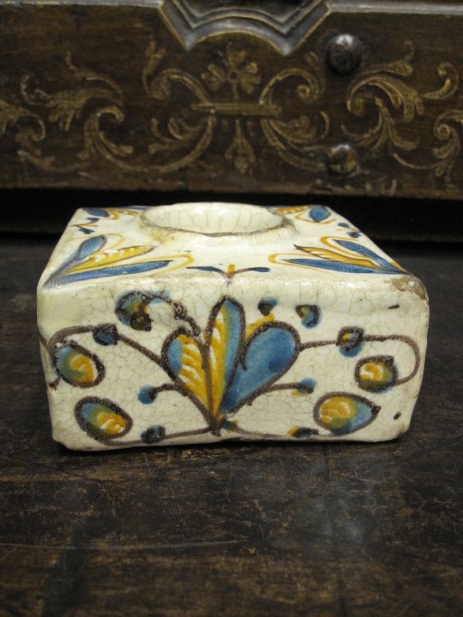 Encrier ou salière en céramique de Talavera. Série tricolore : bleu, orange et manganèse. XVIe -photo-2