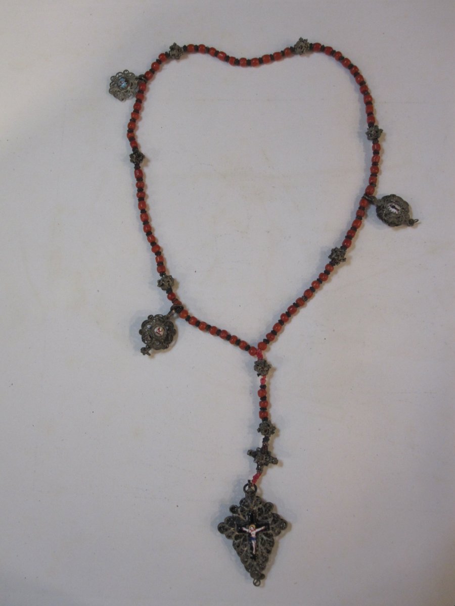 Chapelet en filigrane d'argent orné de corail et d'émail. Fin XVIIIe ou début XIXe siècle.-photo-2