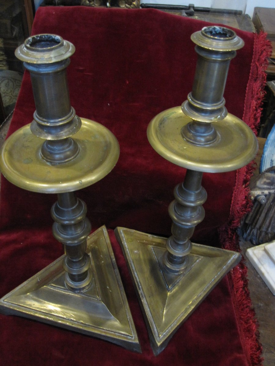 Pair Of Bronze Candelabra From The 17th Century. Large Size: 43 Cm