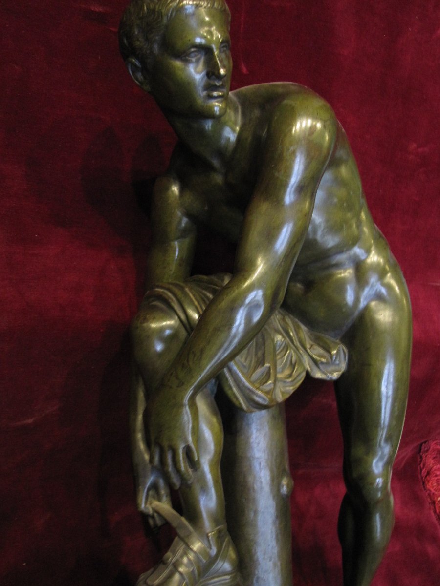 Jason Enfile Sa Sandale. Sculpture En Bronze Néoclassique-photo-3