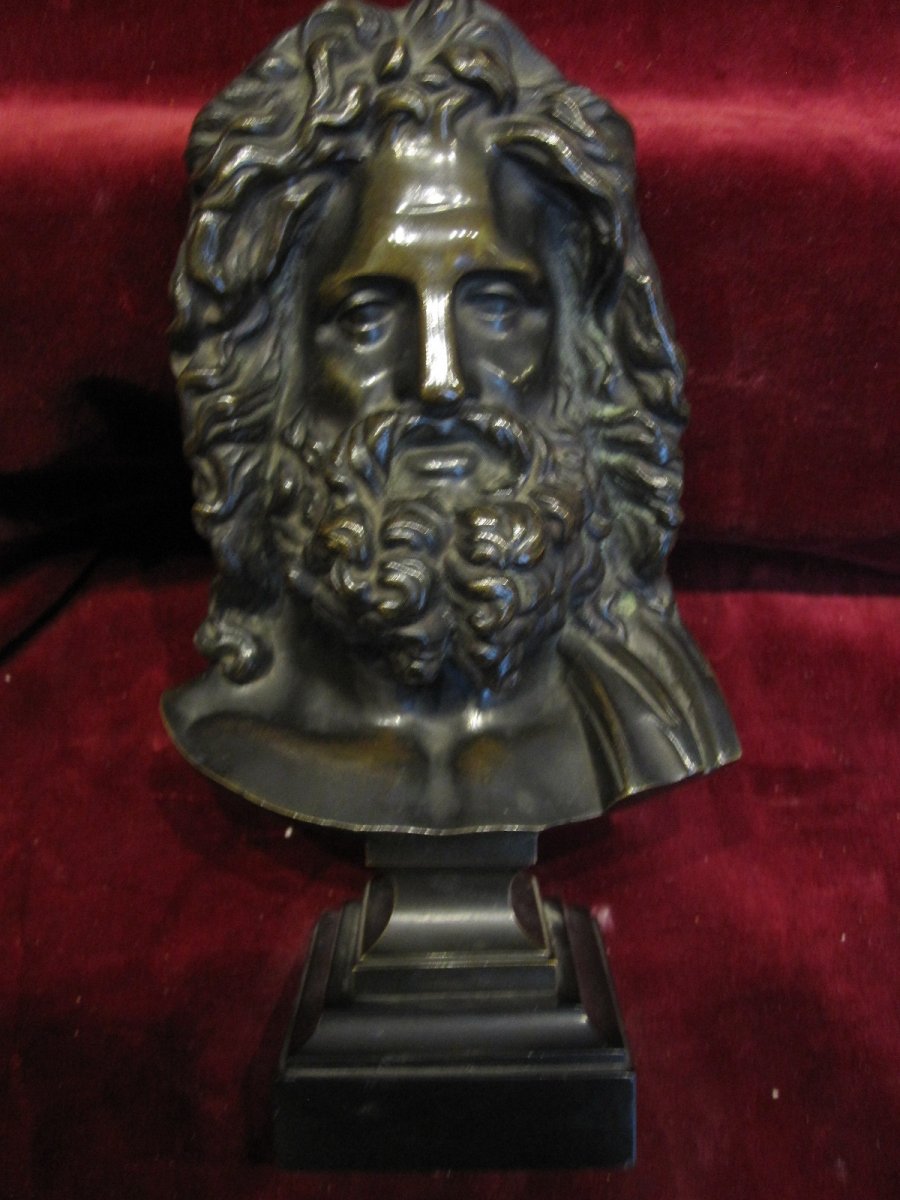 Head Of Zeus: Superb Bronze Sculpture. Nineteenth Century. Signed With The Initials Hp
