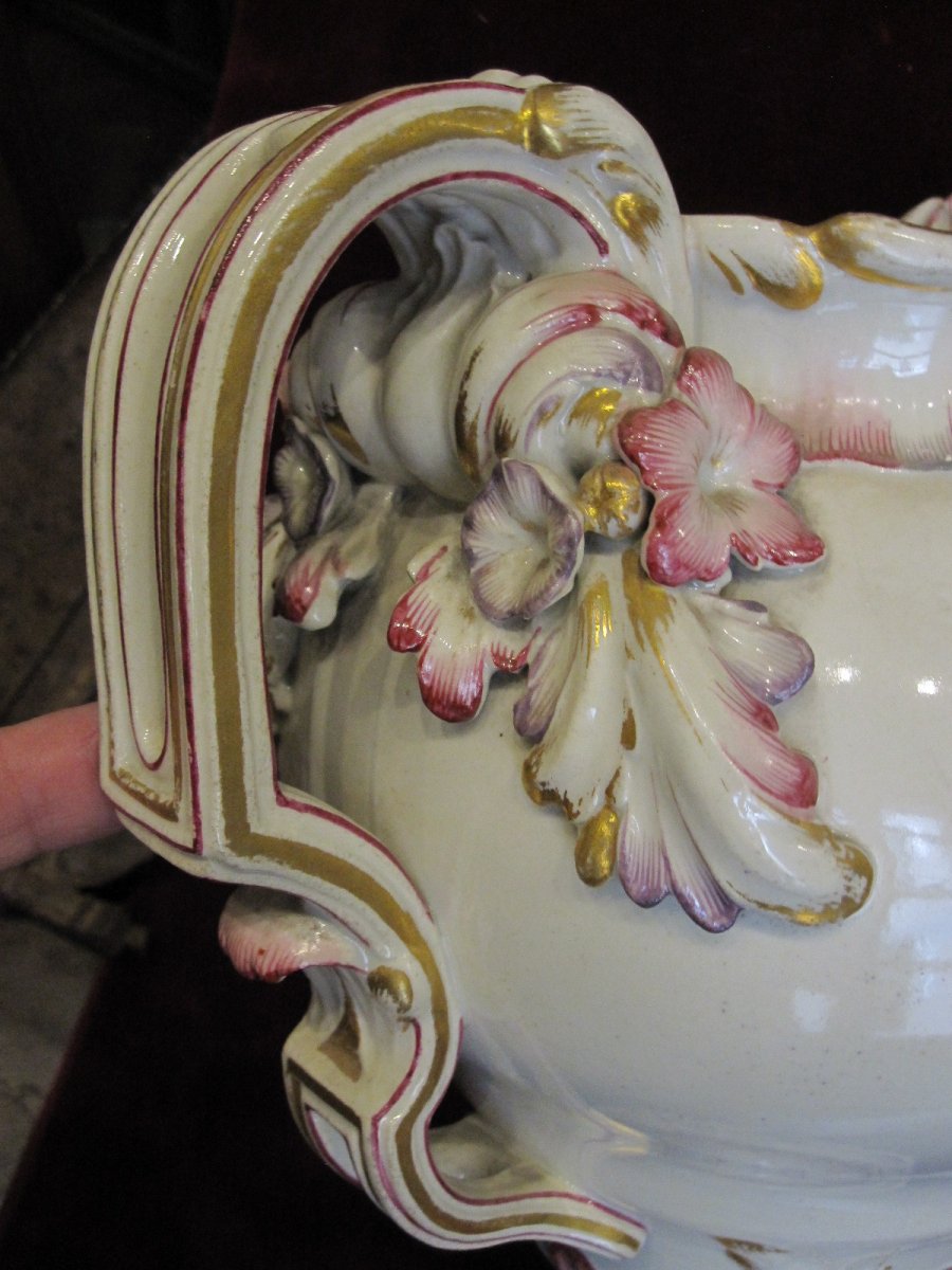 Large Vase Decorated With Royal Arms Of France And Trophies. 18th Or Early 19th Century-photo-2
