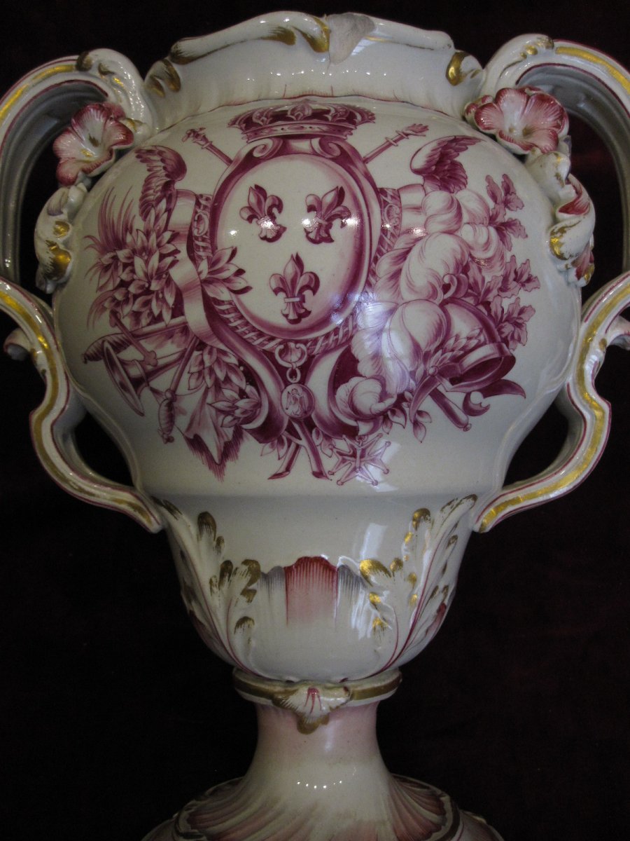 Large Vase Decorated With Royal Arms Of France And Trophies. 18th Or Early 19th Century-photo-3