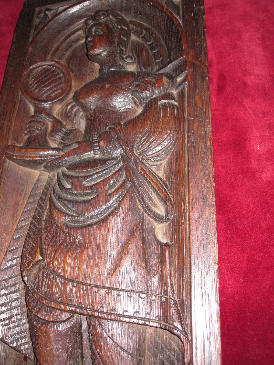 Renaissance Panel In Carved Wood Representing An Allegorical Figure Of Prudence-photo-2