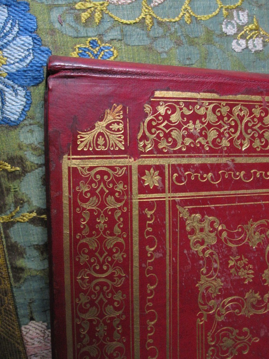 Royal Binding. Architecture And Archeology. Study Of The Vatican Crypts-photo-7