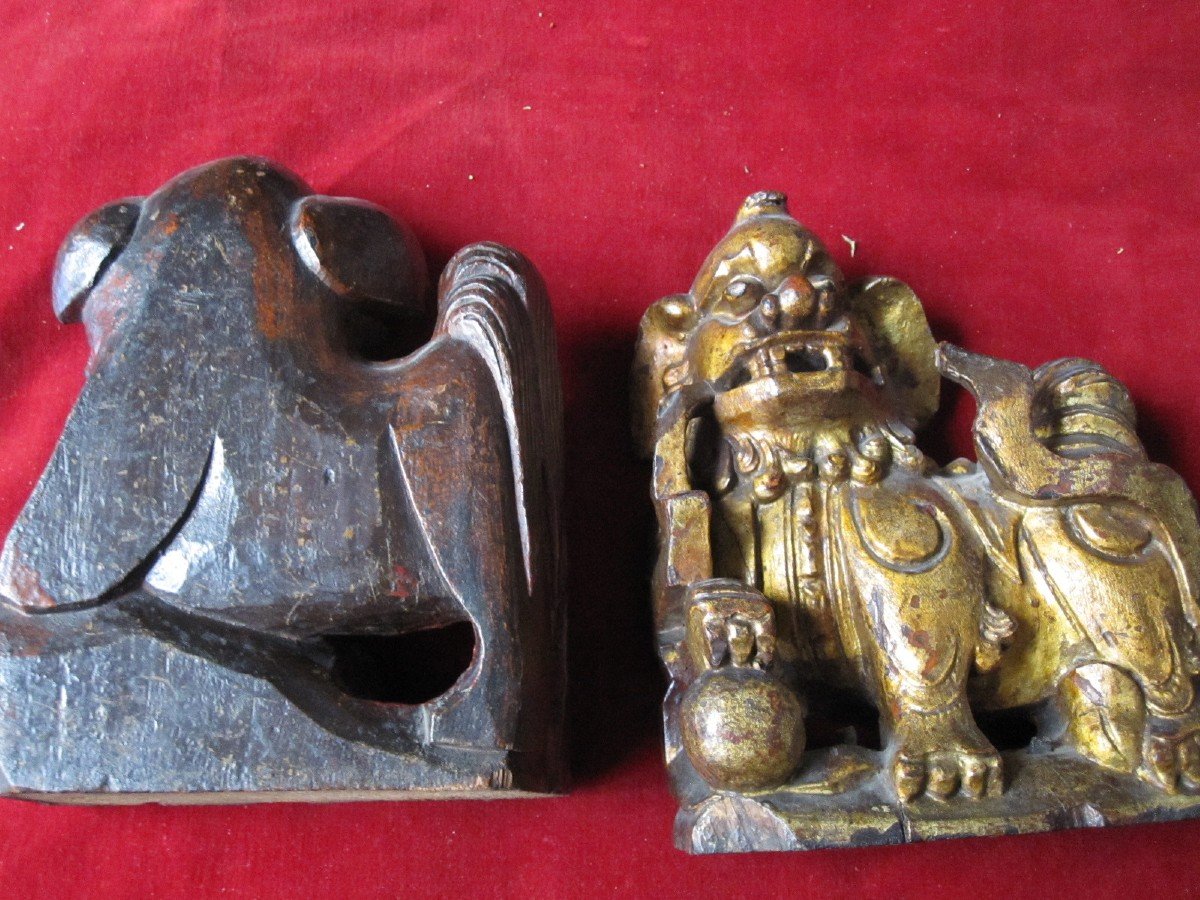 Paire De Lions Fu. Sculpté En Bois Doré. XVIIIe Siècle Chinois-photo-2