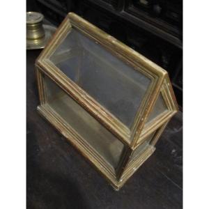 Urne à reliques en bois doré. XVIIe ou XVIIIe siècle.