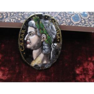 Caligula. Émail de Limoges par Jacques Ier Laudin. Seconde moitié du XVIIe siècle.