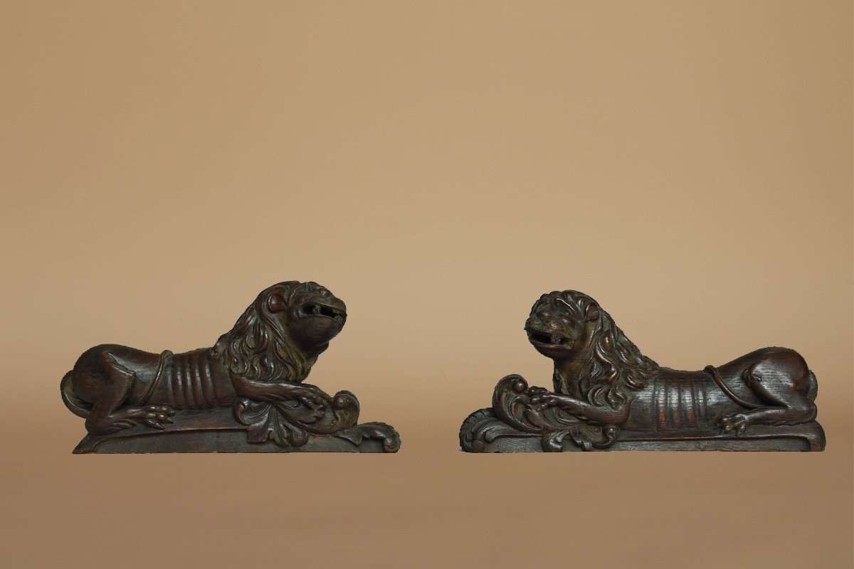 Haute Epoque Paire Des Lions  XVI ème Siécle 