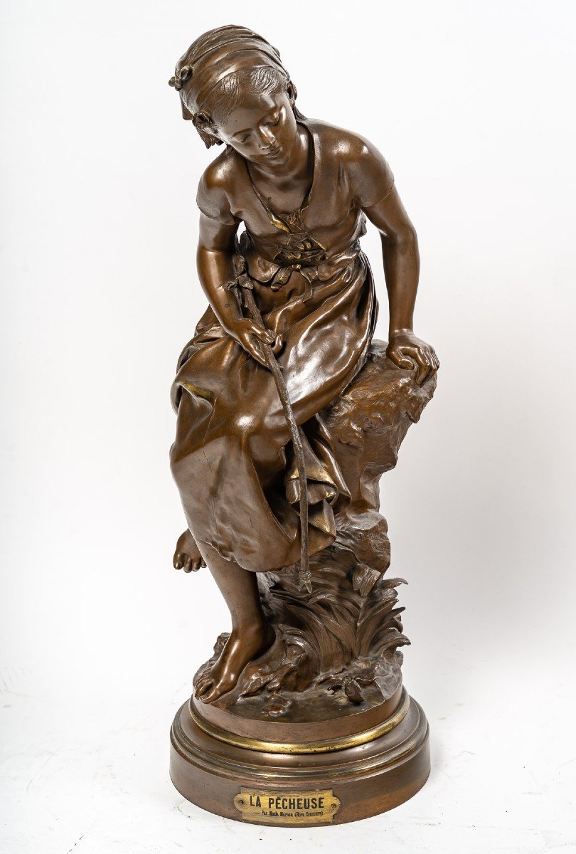 Sculpture En Bronze Patiné, Signé Mathurin Moreau, “la Pêcheuse“