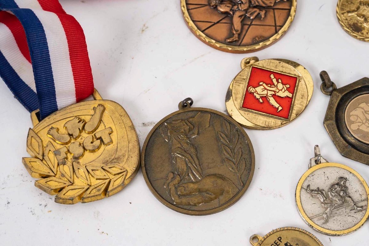 Lot Of 25 Sports Competition Medals, 20th Century.-photo-1